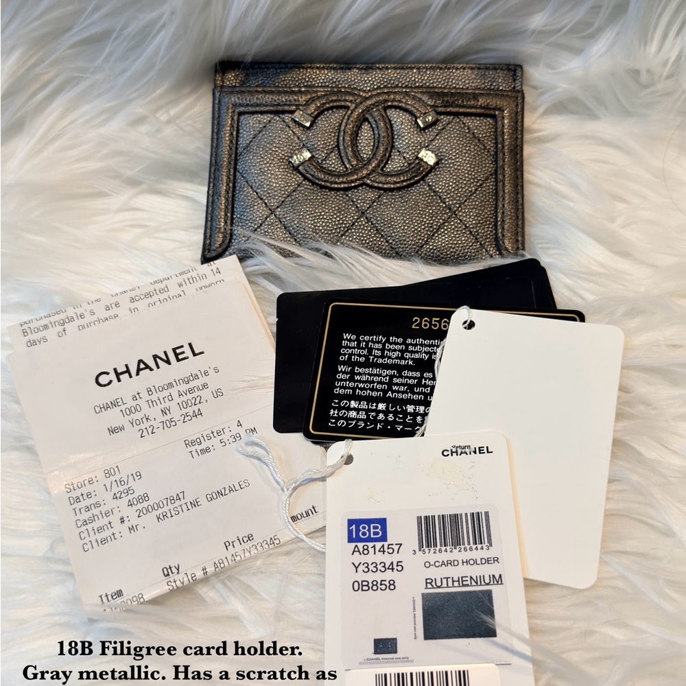 18B CHANEL Filagree Gray Metallic Card Holder
